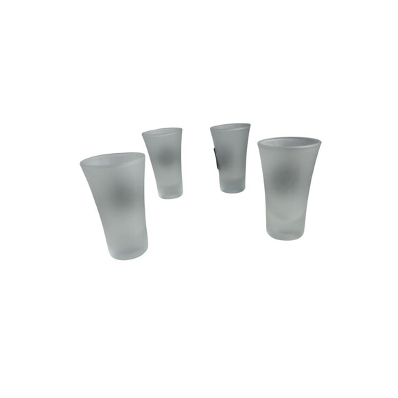 Set Of 4 Princess Cruise Line Frosted 2 Oz Shot Glasses With Metal Medallion - Picture 10 of 12